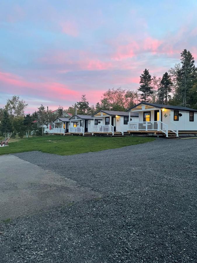 Les chalets de la colline inc Baie-Sainte-Catherine Extérieur photo